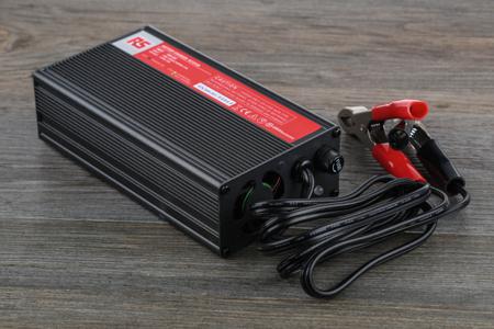 549-261 RS PRO Battery Charger For Lead Acid 1 Cell 12V 12A with EU plug