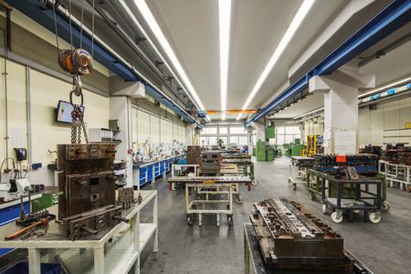 4058075541085 LEDVANCE 32 W LED Batten Light, 240 V LED Lamp, 2 Lamp, 1.2 m Long, IP65