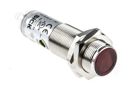 VL180-2P42431 Sick Retro-reflective Photoelectric Sensor 0.05 → 7 m Detection Range PNP IP67 Barrel Style