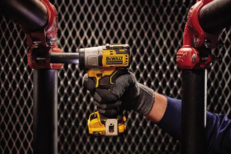 DCF902D2-GB 12V XR Sub-Compact Impact Wrench 2x2Ah