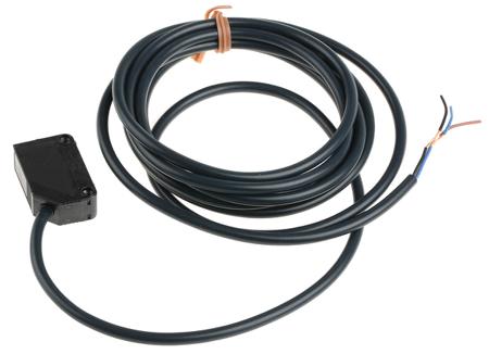 E3Z-D82-2M Omron Diffuse Photoelectric Sensor, Block Sensor, 1 m Detection Range