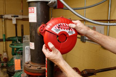 CGV-7 Brady Red ABS Gate Valve Lockout, 9.53mm Shackle, 178mm Attachment