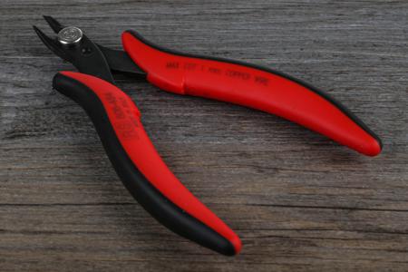 606-484 RS Pro Flush Type Wire Cutter 133mm overall length, 1mm cutting capacity