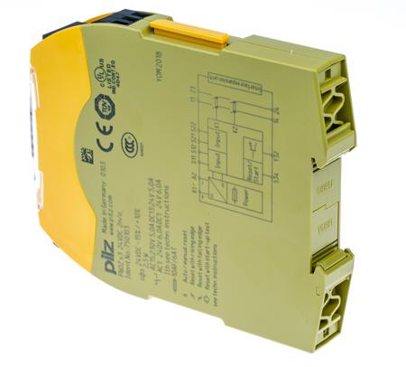 750103 Pilz Configurable 24 V dc Safety Relay Dual Channel with 2 Safety Contacts