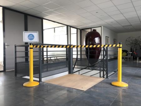 174-5909 RS Pro Barriers & Stanchion 980mm x 360 (Base)mm.