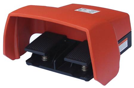 125-3711 Foot Switch, Momentary SPDT 10 A 600V IP65