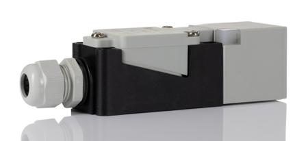 252-2028 RS PRO Inductive Block-Style Proximity Sensor, 20 mm Detection, NO/NC Output, 20 to 250 V ac/dc, IP67