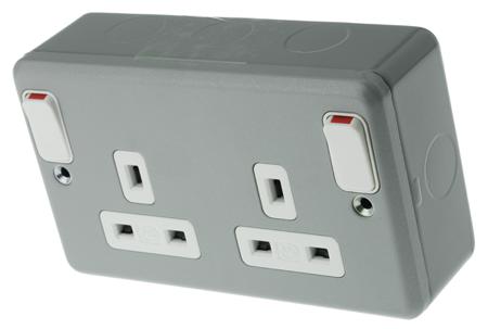 K2945 ALM MK Electric Metalclad Plus Grey 2 Gang Plug Socket, 2 Poles, 13A, Type G - British, Indoor Use