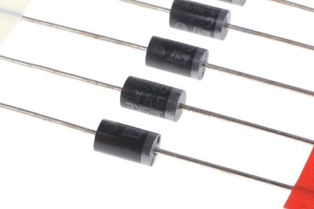 1.5KE39A STMicroelectronics , Uni-Directional TVS Diode, 1500W, 2-Pin DO-201
