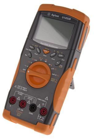 U1252B OPT 900 + PLG Keysight Technologies U1252B Handheld Digital Multimeter, True RMS, 10A ac Max, 10A dc Max, 1000V ac Max - UKAS