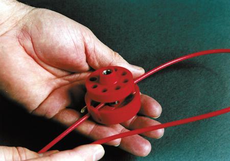 PRO-LOCK---1-5-M-CABLE-PPROP---SSTEEL-RD Brady Red Cable Lockout, 6.5mm Shackle