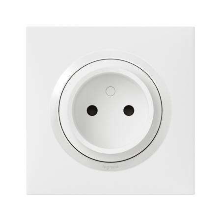 600734 Legrand 6007 White Plug Socket, 2 Poles, 16A, Indoor Use