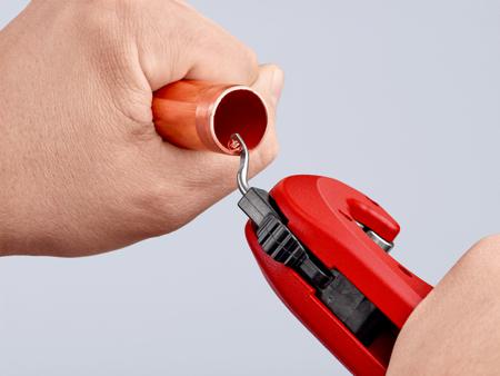 90-31-02-BK Knipex Pipe Cutter 6 → 35 mm