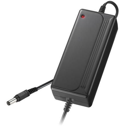 303-988 RS PRO 36W Plug-In AC/DC Adapter 5V dc Output, 2.4 → 3A Output