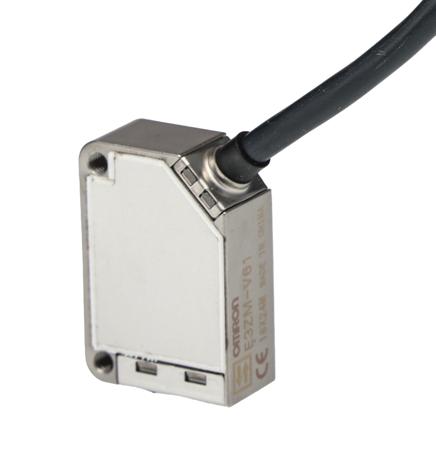 E3ZM-V61-2M Omron Diffuse Photoelectric Sensor 12 mm Detection Range NPN IP69K Block Style E3ZM-V61 2M