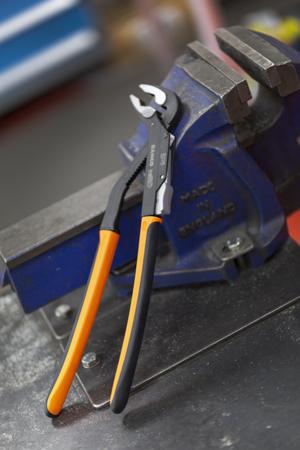 8226 Bahco 67mm jaw capacity 400 mm overall length Slip Joint Adjustable Pliers
