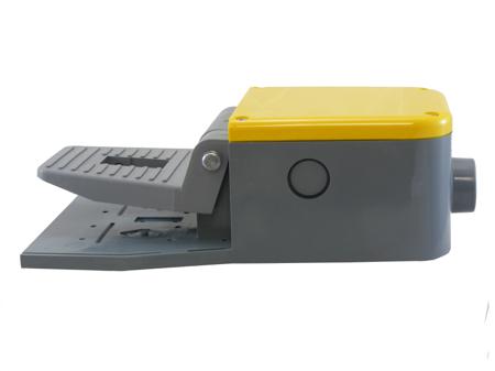 238-0562 RS PRO Medium Duty Snap Action Foot Switch - Thermoplastic Case Material, NO + NC, 6 A Contact Current, 24 V, 120 V,