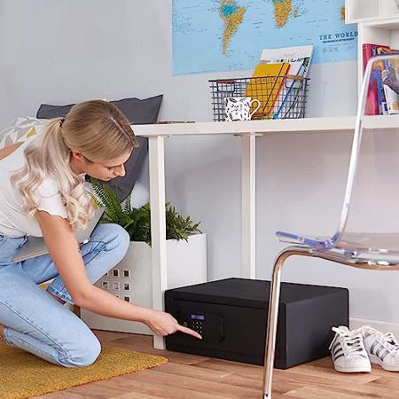 YLEB-200-EB1 Yale 26.9L Safe Safe