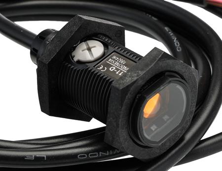 E3FA-TN11-2M Omron Through Beam (Emitter and Receiver) Photoelectric Sensor 20 m Detection Range NPN Barrel Style IP67, IP69K