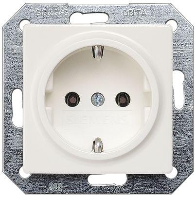 5UB1100-5KK Siemens DELTA White Plug Socket, 16A, Schuko