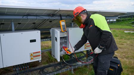 FLUKE-283FC-PV-EUR Fluke 283FC PV EUR, Handheld LCD Multimeter Kit, 60A ac Max, 60A dc Max, 1000V ac Max