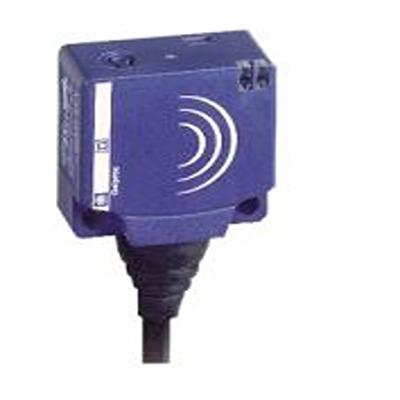 XS7E1A1PBL2 Telemecanique Sensors Inductive Flat Proximity Sensor, 15 mm Detection, PNP NC, 12 → 24 V dc