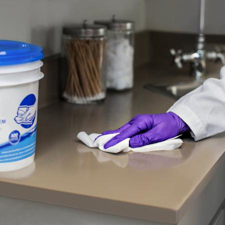 7762 WYPALL Wettask Power Clean Wipes For Solvents  Dry Industrial Wipes, Roll of 90, 317 x 305mm