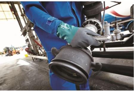 58435100 Ansell AlphaTec 58-435 Green Nitrile Abrasion Resistant, Chemical Resistant Gloves, Size 10, XL, Nitrile Coating