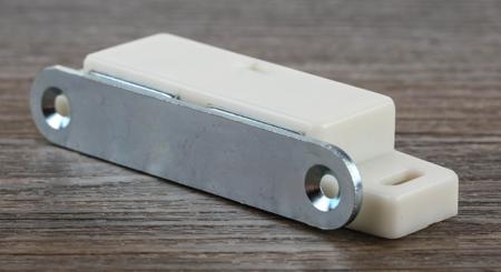 665-9954 RS PRO Smooth Plastic, Steel Magnetic Catch