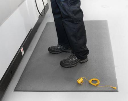 B82562N4683M000 TDK, CLF6045NI-D, SMD Shielded Wire-wound SMD Inductor with a Ferrite Core, 68 μH ±20% Shielded 900mA Idc