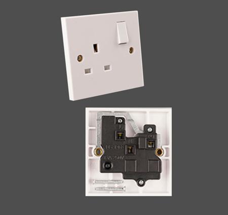 mp1swsckt13a E-Pro Single Square Edge Switched Socket 13A
